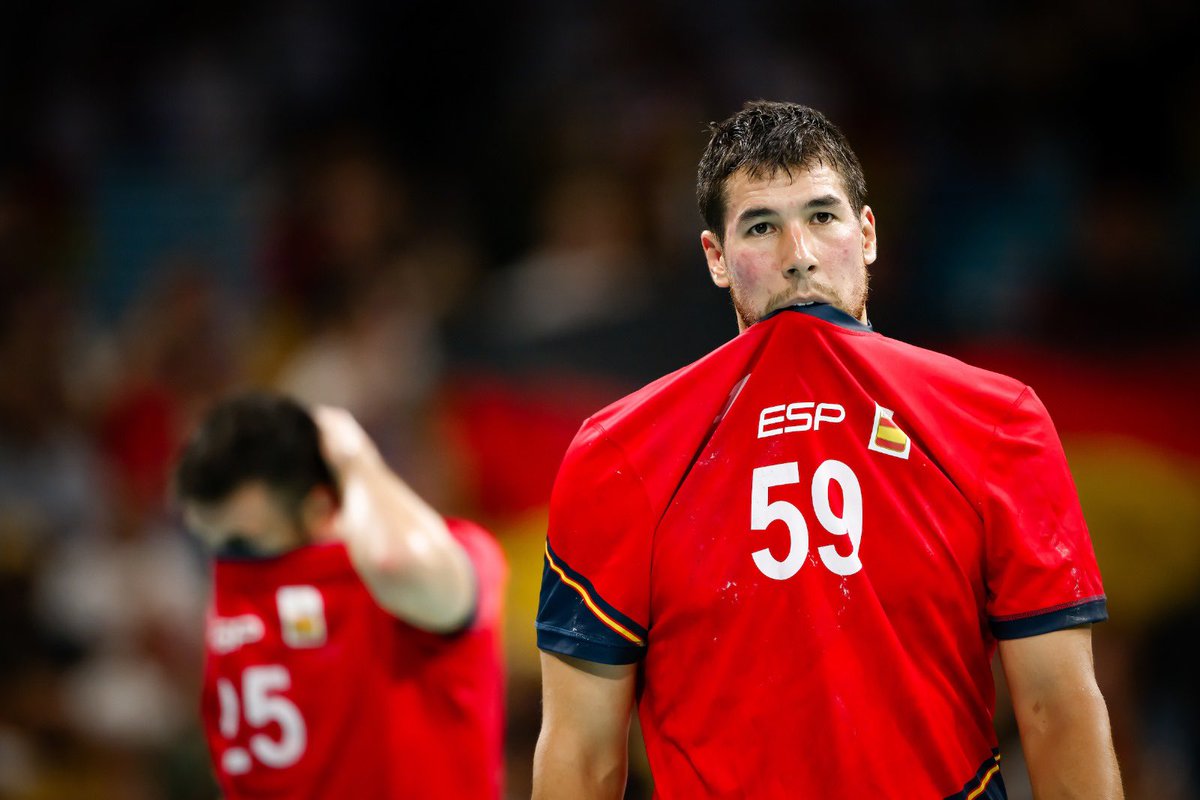 RFEBalonmano tweet media