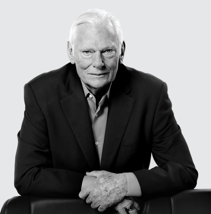 wanna hear something cool?

do you know the man in the picture? its okay I didn't either

but that's Herb Kelleher, and most people don't know his full story.

Herb Kelleher was a legend in the airline industry. 

This dude had such an epic ride:
--> Started as a lawyer in Texas,