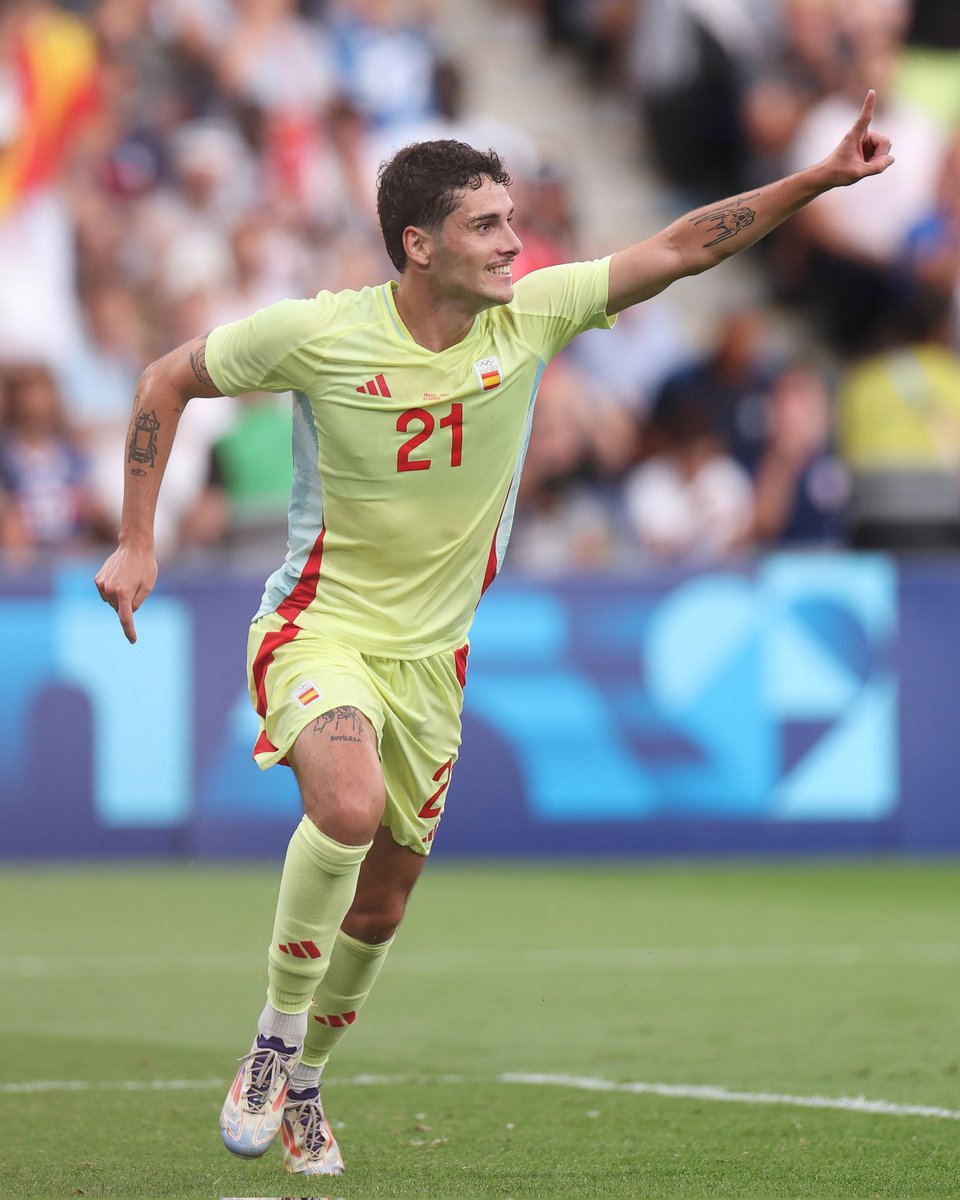 LaReta_Com's tweet photo. Gol de #España 🇪🇦

¡Doblete de Camello!

Unos minutos por terminar, y el conjunto español se queda con la medalla de Oro 🥇, por segunda ocasión en su historia.

El local, Francia 🇫🇷 se queda con la plata 🥈 #Paris2024 #Olympics https://t.co/mxSCsEioGE