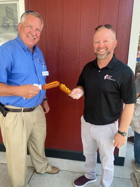 Hot sauce wasn't an option, so I pivoted: both mustard &amp; ketchup on my <a href="/ILStateFair/">Illinois State Fair</a> Vose corn dog. 🌭
#CondimentFreedom