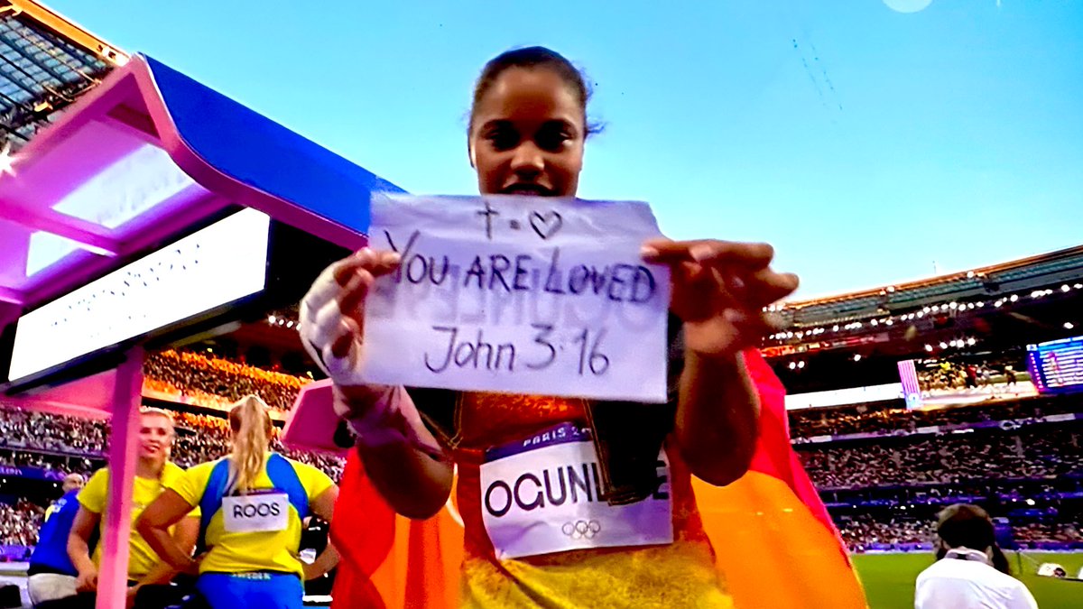 Eifelralf's tweet image. Die #WM1990 in Italien meldet sich gerade in Paris zurück;-) 
#ItaliaNovanta #John316 #Ogunleye