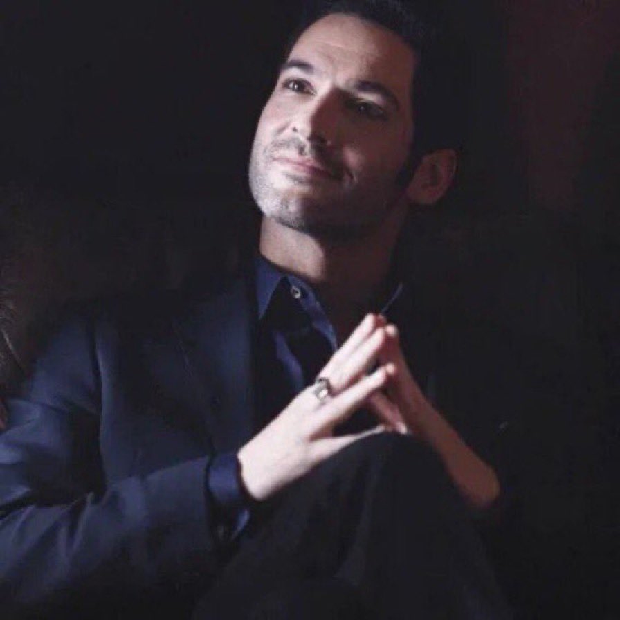 من تا سیرم حالم خوبه
وقتی گشنم بشه:کلسوم اکبری هَستوم از ساری