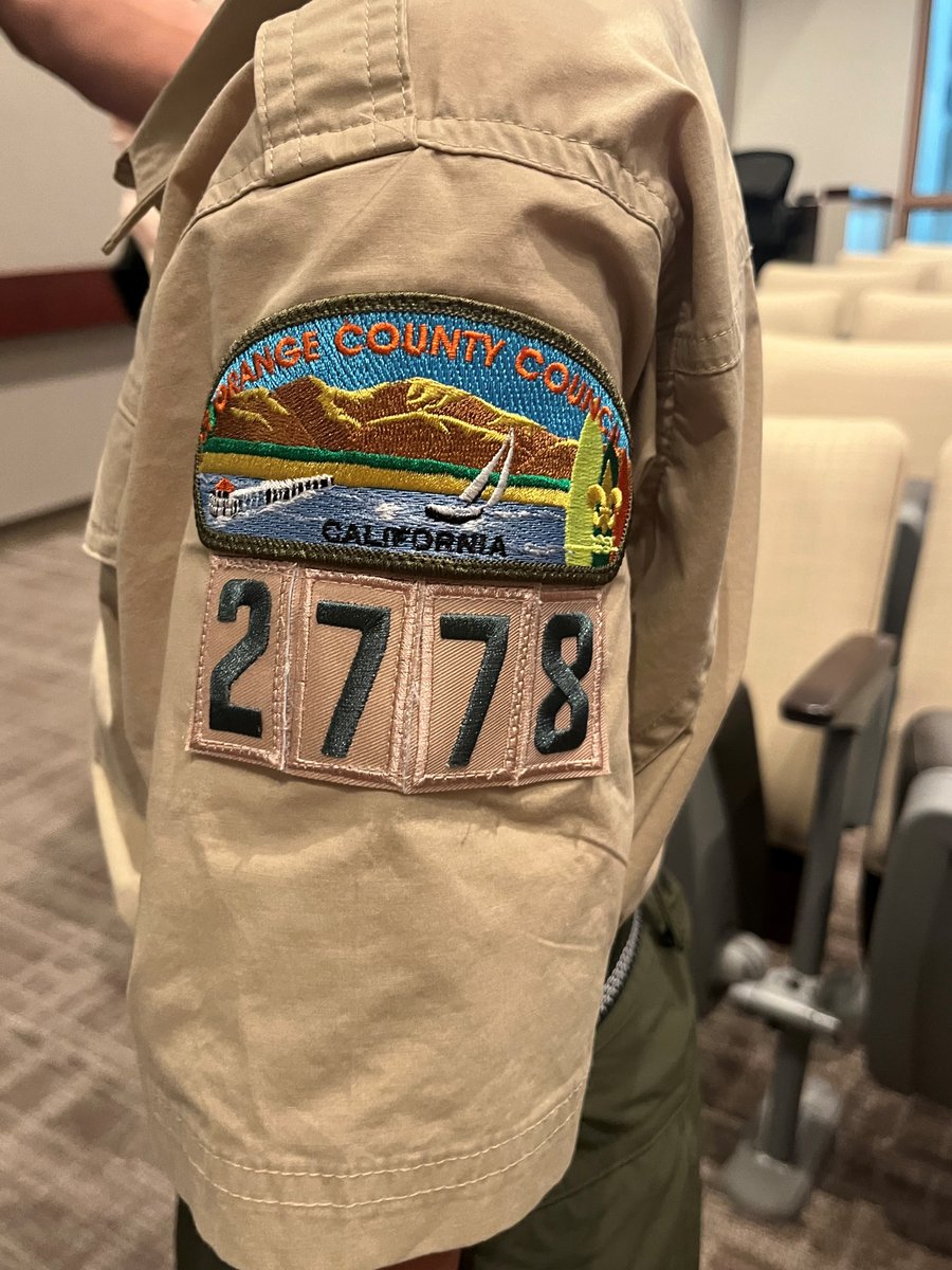Mayor Lumbard met w/Cub Scouts Troop 2778 in the Council Chamber. Some Cub Scouts are on their journey to achieve the Webelos rank. One of the requirements was to learn about the voting system.  They asked Mayor Lumbard a lot of great questions, &amp; also asked for his autograph!