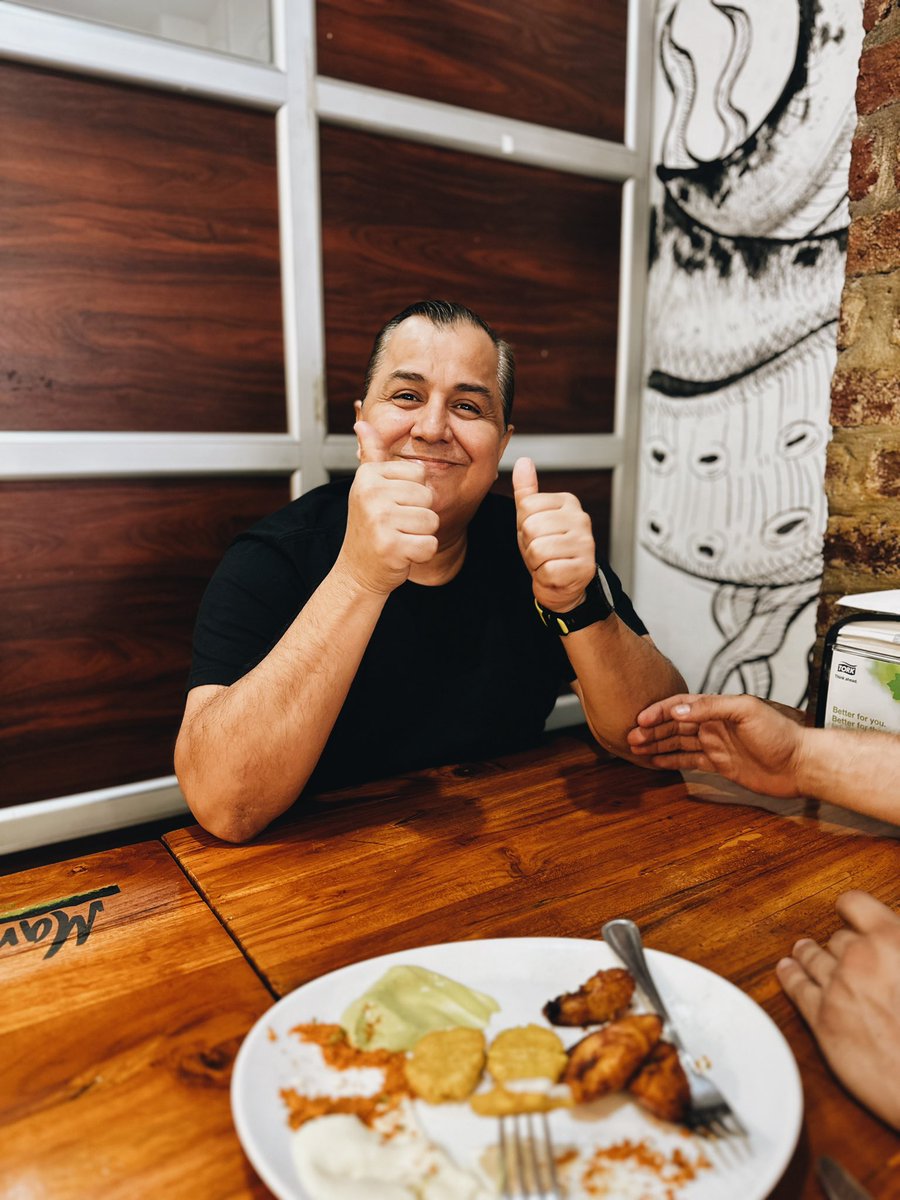 JayJayTi's tweet photo. Hoy comiendo en Marrecife, la mejor cocina de mar de Guayaquil y quizás del país, producto local fresco y de alta calidad, responsabilidad social con sus insumos, trazabilidad y mucho sabor de Manabí (en donde nació Iván Grain, su Chef)

-Ceviche especial con cangrejo, pangora, robalo, pulpo y langostinos salteados con oliva y pimentón.
-Enmanizado de mero, cangrejo, langostinos salteados, pulpo. 
-Arroz con cangrejo.