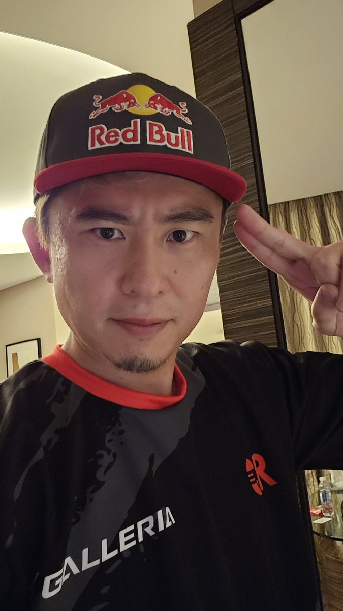 katitagaribon's tweet image. なんとかEWC二日目に駒を進めました！！初戦から厳しい内容だったけどなんとか出来た！深夜の応援ありがとうー！！明日も勝ってTOP8残るぞー。
#CRWIN 
#EWC2024