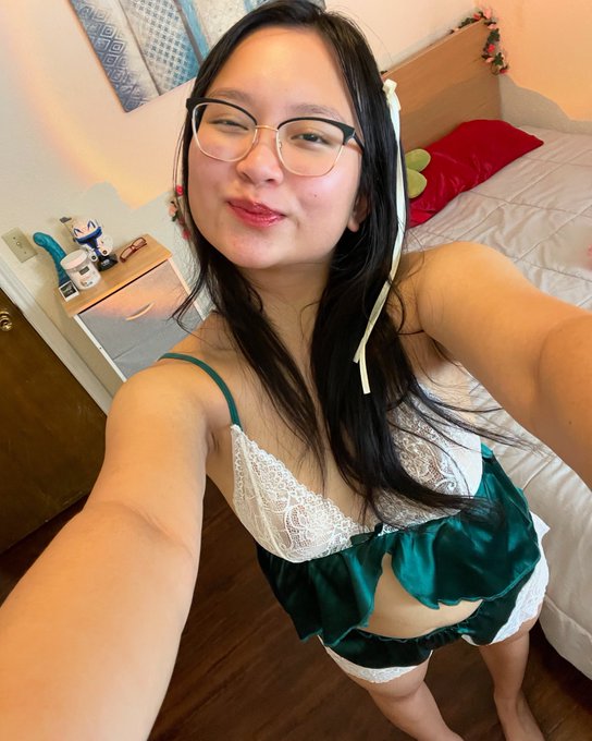 say hi rn or blocked 😇 https://t.co/zqVfkKDrfu