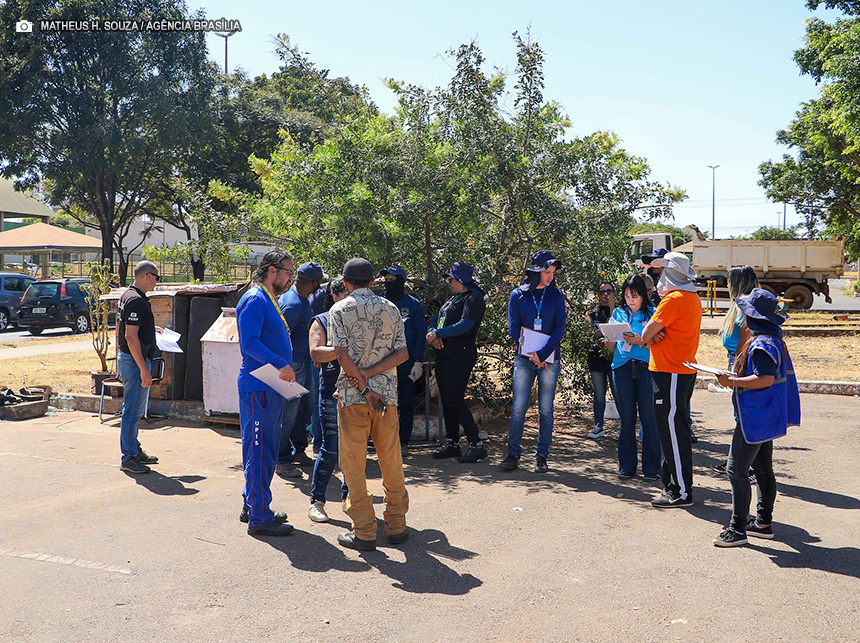 PDNewsBR's tweet image. Operação do GDF atende pessoas em situação de rua em Ceilândia

politicadistrital.com.br/2024/08/09/ope…

#VulnerabilidadeSocial  #SituaçãoDeRua #Ceilândia