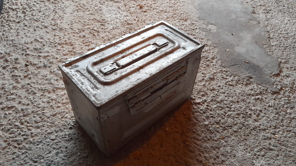 SwedishGamester's tweet photo. I've washed off my dad's old #AmmoBox that he got from the time he served in the #SwedishAirforce in the 60's. I'm thinking that it will be perfect for storing some of my #ActionFigures in it! 😃 https://t.co/ntiCqGGhgO