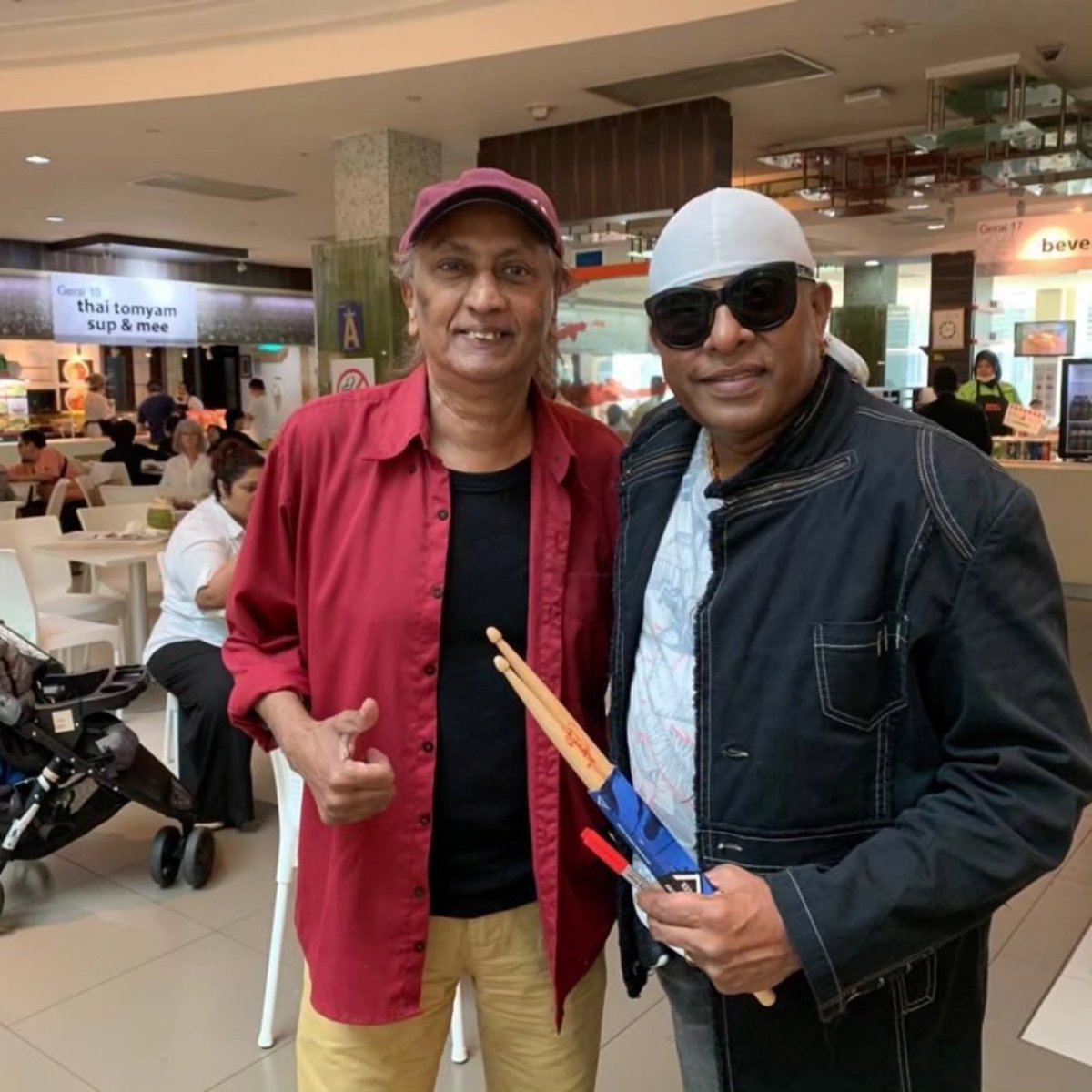 drumssivamani's tweet photo. Dear Louis Prakasam ji, I miss you everyday and reflect fondly on the moments we shared.
May your legacy continue to inspire and touch people's hearts.
You are forever in our hearts π
#rhythmisgod https://t.co/MYFZf2U4aO
