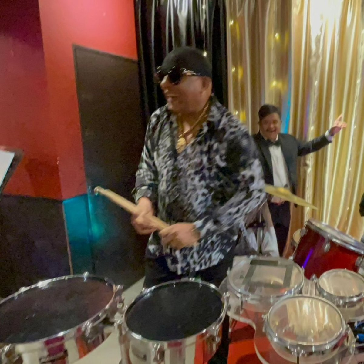 drumssivamani's tweet photo. Dear Louis Prakasam ji, I miss you everyday and reflect fondly on the moments we shared.
May your legacy continue to inspire and touch people's hearts.
You are forever in our hearts π
#rhythmisgod https://t.co/MYFZf2U4aO