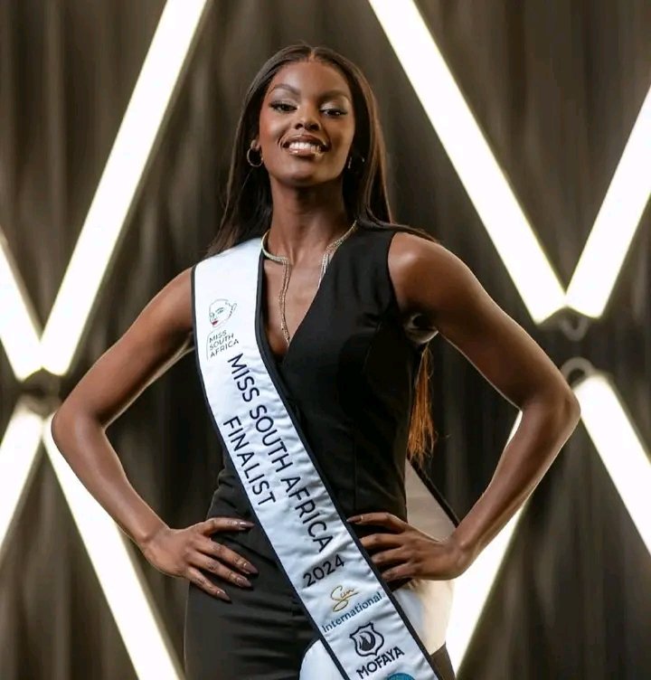 South Africans are just Jealous because they know very well that no so called South African Lady/Girl was going to compete and Win against this Beauty 🤞 this was not a NYASH COMPETITION 🤣🤣🤣