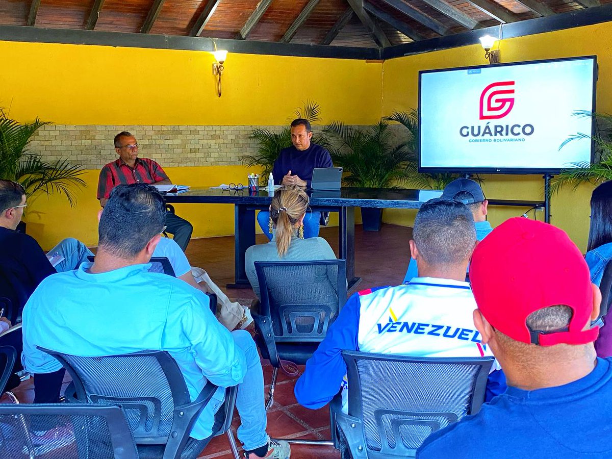 #Entérate📢Gobernador José Vásquez afina detalles para el despliegue de gestión junto a su equipo de trabajo

Más información ⬇️
👁 tinyurl.com/ycy8dwfc

#Guárico
#PuebloSonrienteYEnPaz 🇻🇪
#GuáricoProduce