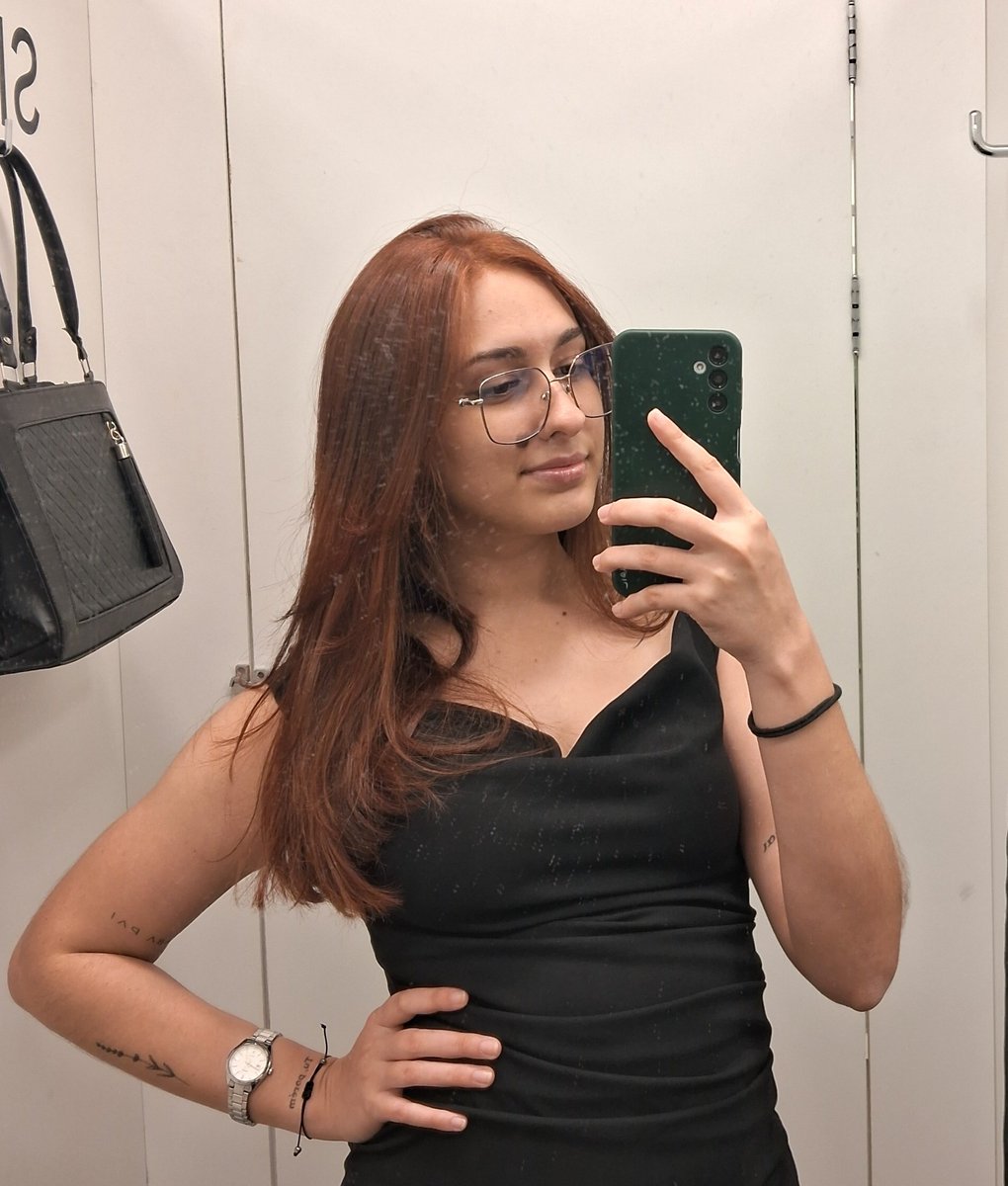 Ruiva natural e quem disser o contrário é falta de fruto do espírito 😘