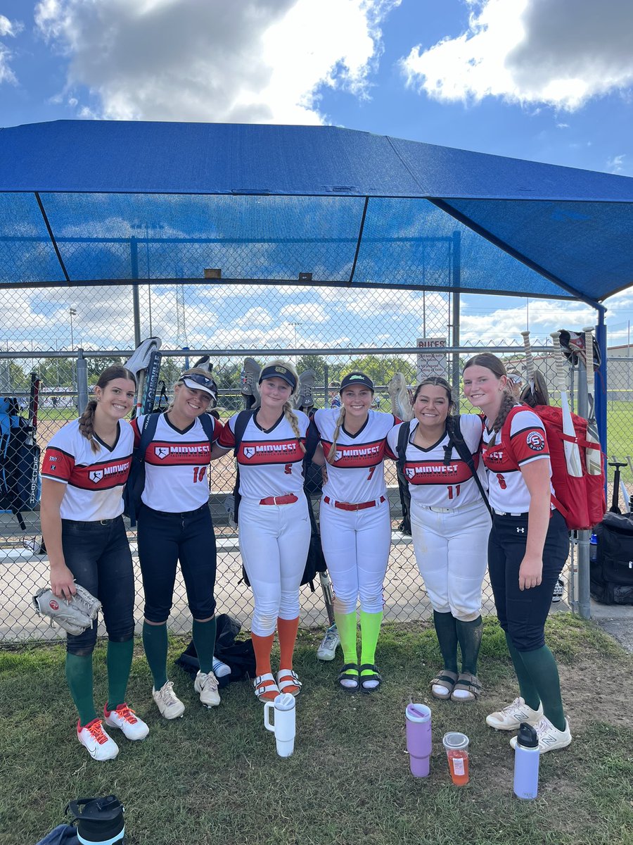 ShowtimeSports1's tweet image. good game team 3! ♥️