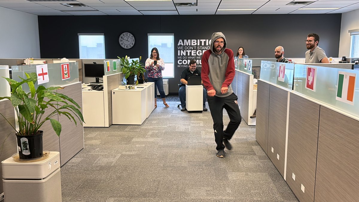 CallidusEng's tweet image. We believe in working hard and playing harder! 🎉 This week at our Kingston office, we took a break from our daily routines to celebrate our bi-annual office Olympics, and it was an absolute blast! 🏆

#OfficeOlympics #TeamBuilding #BuildingFun #BreakTime