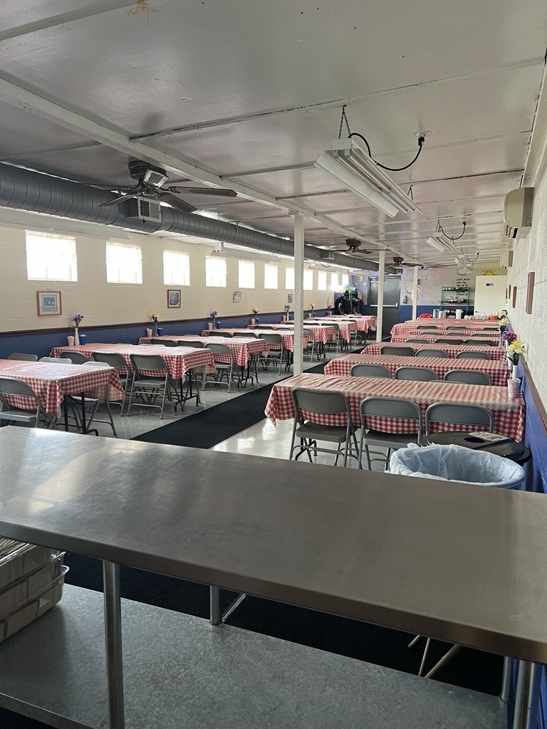 element_risk's tweet image. Shoutout to our amazing team members Renee and Sophia! They recently volunteered at St. Vincent de Paul Altoona, helping serve lunch to 123 people in need.
Thank you for making a difference!

#elementrisk #insuranceforthedoers #VolunteerSpotlight #CommunityHeroes #TeamElementRisk