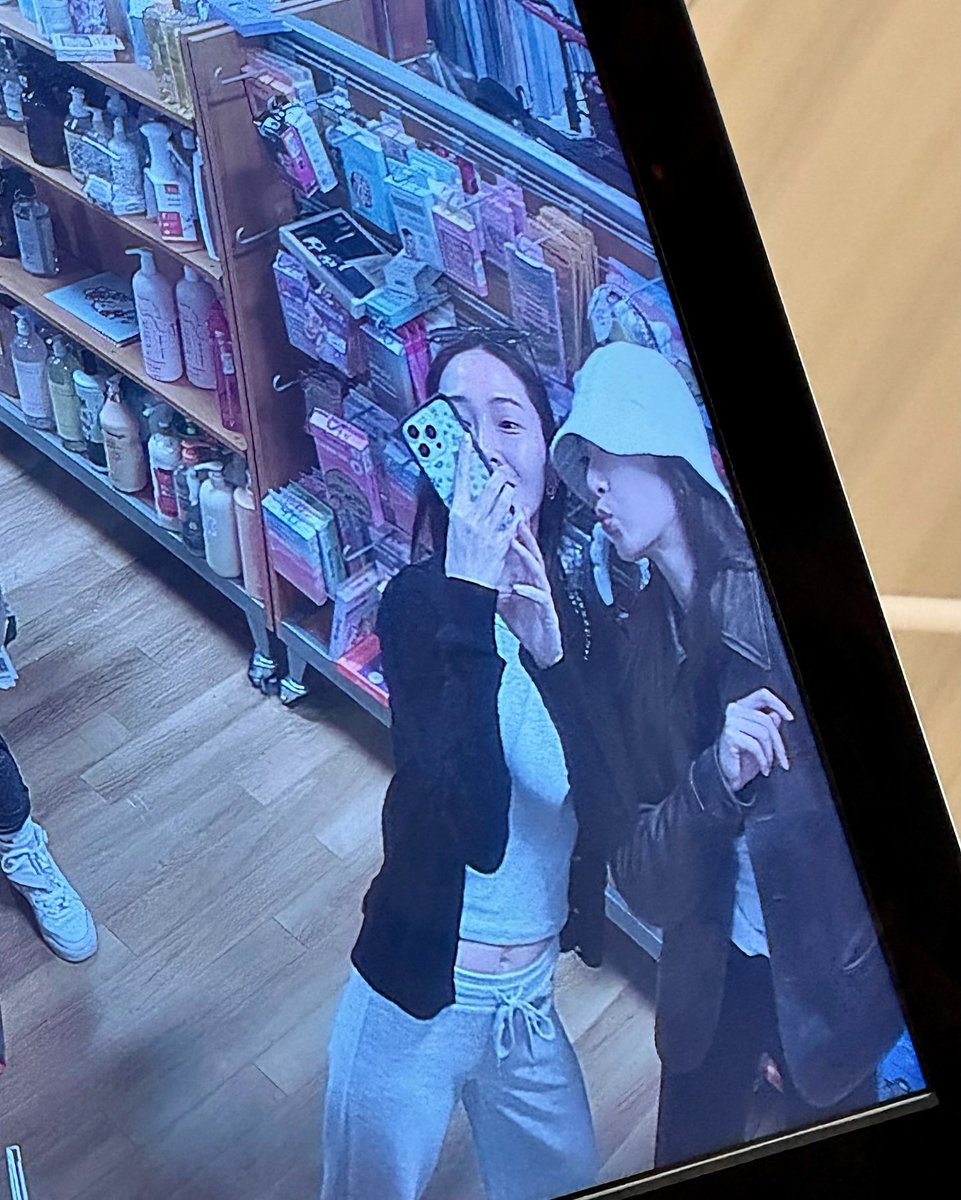 I LOVE YOU FOR LIFE LIFETIMES: Jessica Jung e Krystal no Instagram 🩷💖💗💓💘💕✨