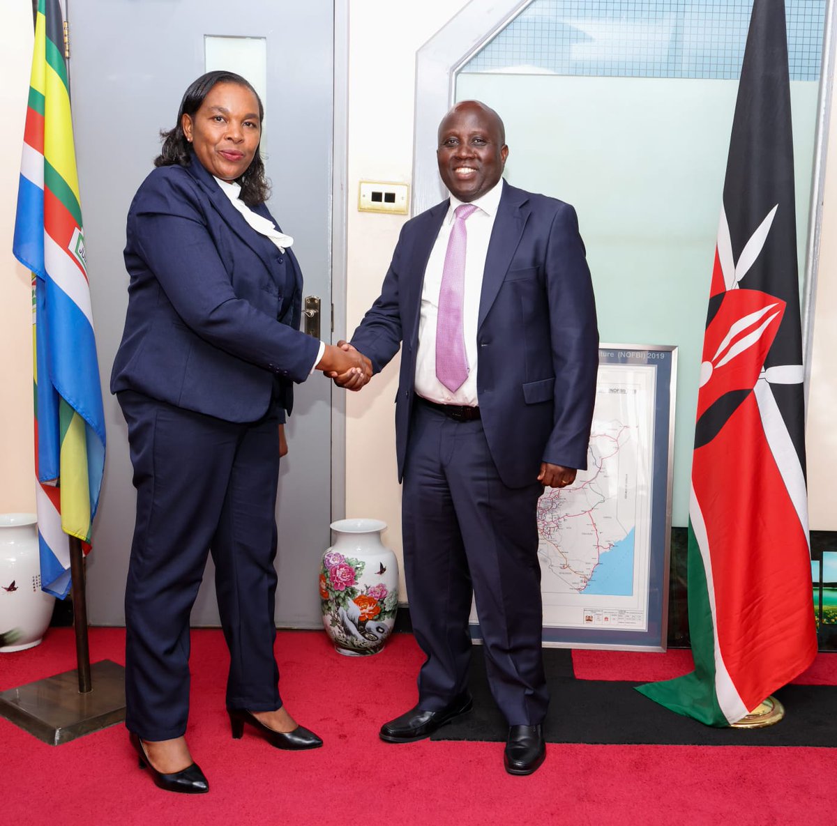 tanuijohn's tweet photo. Today, alongside Prof. Edward Kisiangani and key leaders, we welcomed Dr. Margaret Ndung'u, our Cabinet Secretary for Ministry of Information, Communications &amp; The Digital Economy KE. Her leadership will be pivotal as we drive Kenya's Digital Agenda.

Karibu Waziri!
@MoICTKenya . https://t.co/56Qpyn0X82