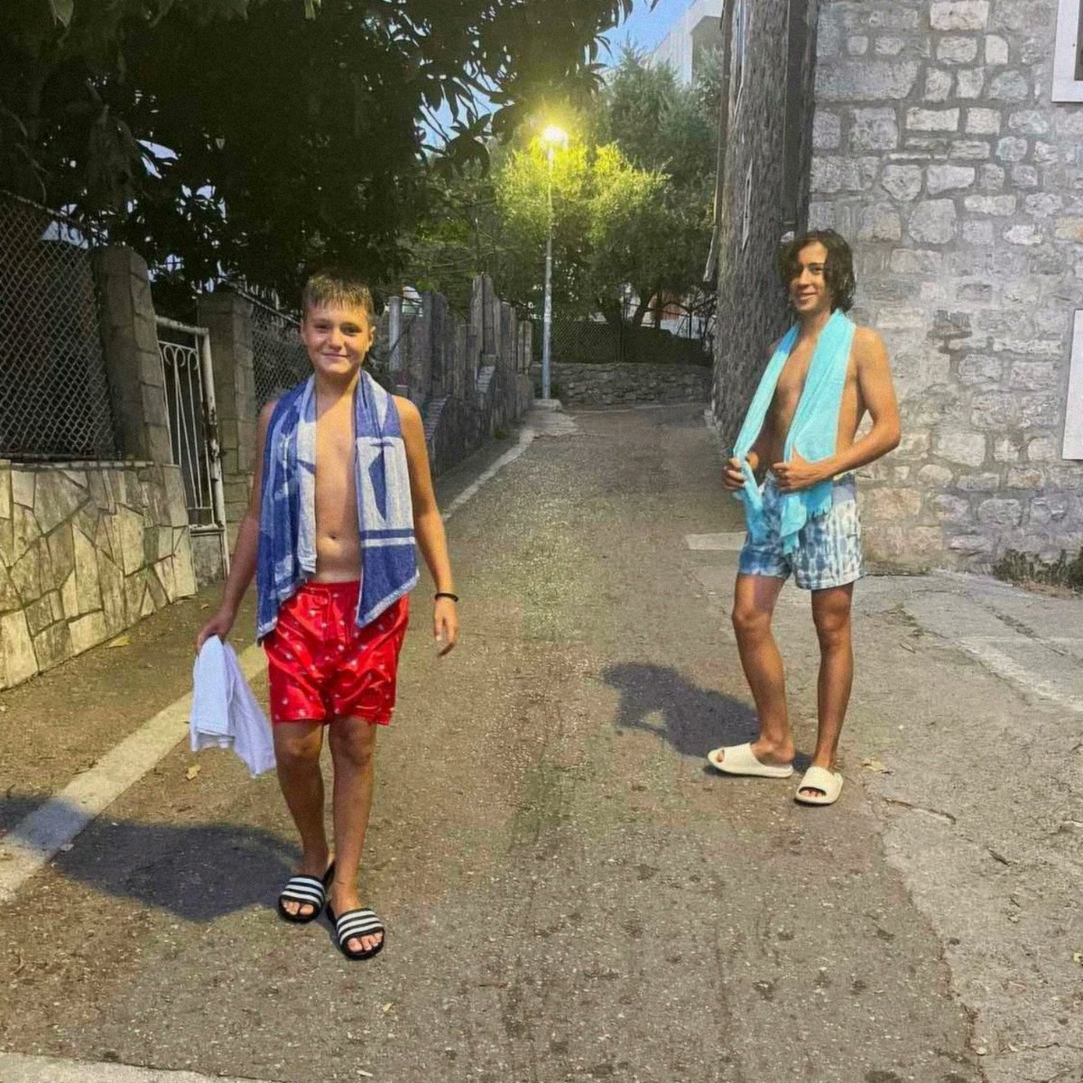 BgdSAXperience's tweet photo. Summer SAXperience 🎷🎷🎷
#sax #sea #swimming #saxophone #learning #school #skolasaksofona #saksofon #summer #summersax #summersaxperience https://t.co/U8jiCZfcik