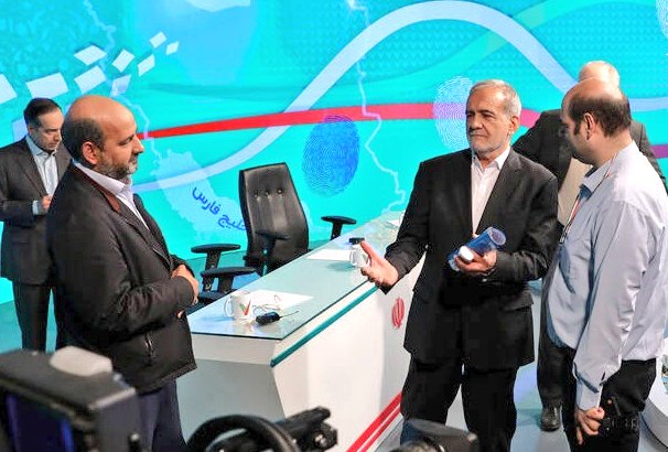shbesfand's tweet photo. ناگفته‌های میزگرد‌های فرهنگی انتخابات در گفت‌وگو با روزنامه فرهیختگان

در فرهنگ سیاسی برخی جریان‌ها شاهد نوعی آپارتاید هستیم | حق پرسش را در انحصار خودشان می‌دانند | شاهد رفتار قبیله‌گرایانه از کسانی بودیم که مدعی توسعه سیاسی و مدنیت هستند

متن کامل:
https://t.co/Z5z7tZu4ct
۱/ https://t.co/pW57B4g4Nb