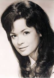 merlinpapin3's tweet photo. .@FredOL69007 Aujourd'hui l'actrice #MarieVersini aurait eu 85 ans (décédée en 2021) on a pu la voir dans
Paris Blues
Paris Brûle-t-il ?
Winnetou la Révolte des Apaches
Le Prince Noir
Tonnerre sur la Frontière
Au Pays des Skipétars
Sibérie https://t.co/WV9b0HR94B