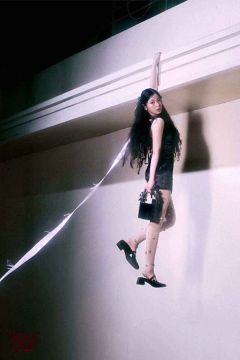 models should be thankful she chose to sing