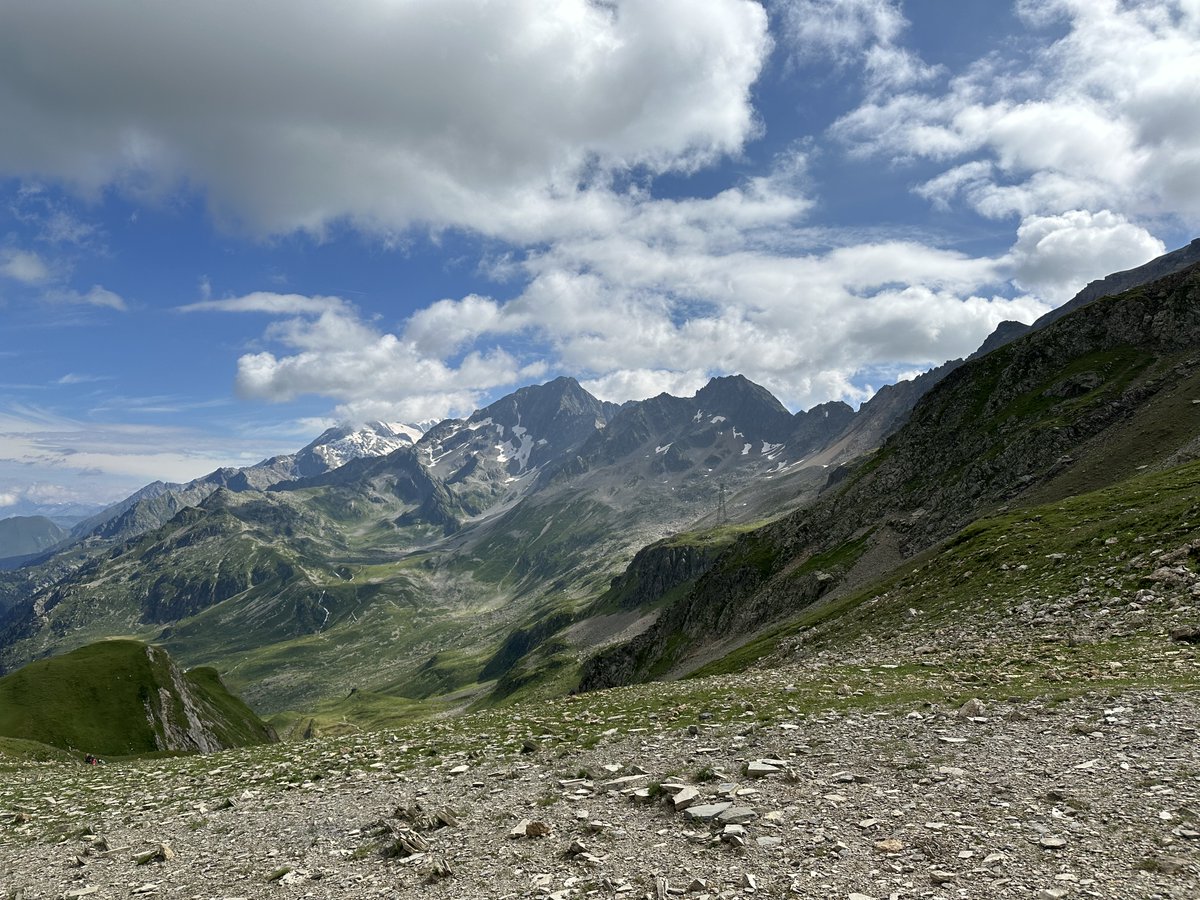 MartinVetterli's tweet photo. Day 8: final trek of the week: #Contamines to #Col_de_la_Croix_du_Bonhomme
where the path continues to the Mediterranean (and me going back to Contamines... a 10h day;) https://t.co/rVgYS6MPx0
