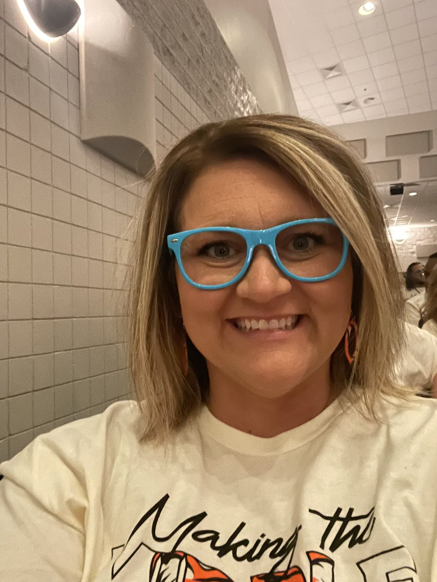 Learn_Inspired's tweet photo. Starting the year off right!! #teamtahlequah #katiekinderfromokc #untoldteachingtruths #makingthemiddlematter https://t.co/7z7vns762Q