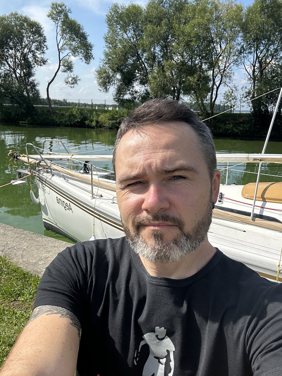 Готовь сани летом. Ставим мачту. Минское море.