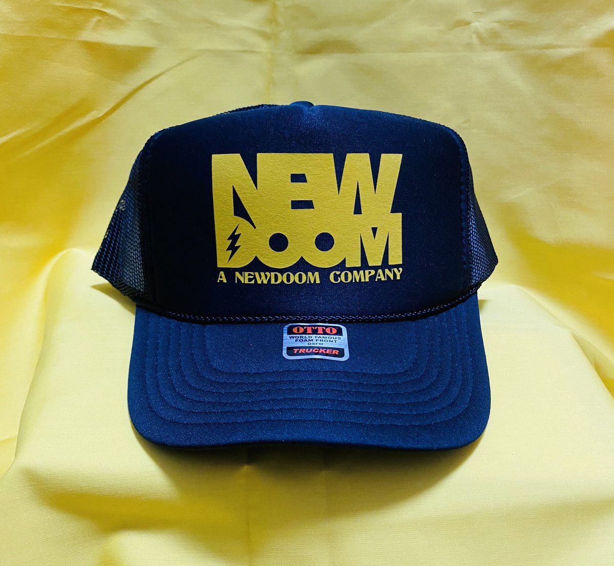 newdoom's tweet photo. 【販売開始しました】
NEWDOOM DELIVERY®︎→https://t.co/OLQ0nJRo4s

🆕BASIC COLOR Tシャツ(M/L/XL) 各¥1,500-(税込)
🆕BASIC COLOR CAP(フリー) ¥3,000-(税込)

オマケで一会計につき、25mm缶バッジが5種のうち、1個ランダムで進呈！！

どちらも数量限定です！！
よろしくお願いします❤︎ https://t.co/SL5EC91pw5