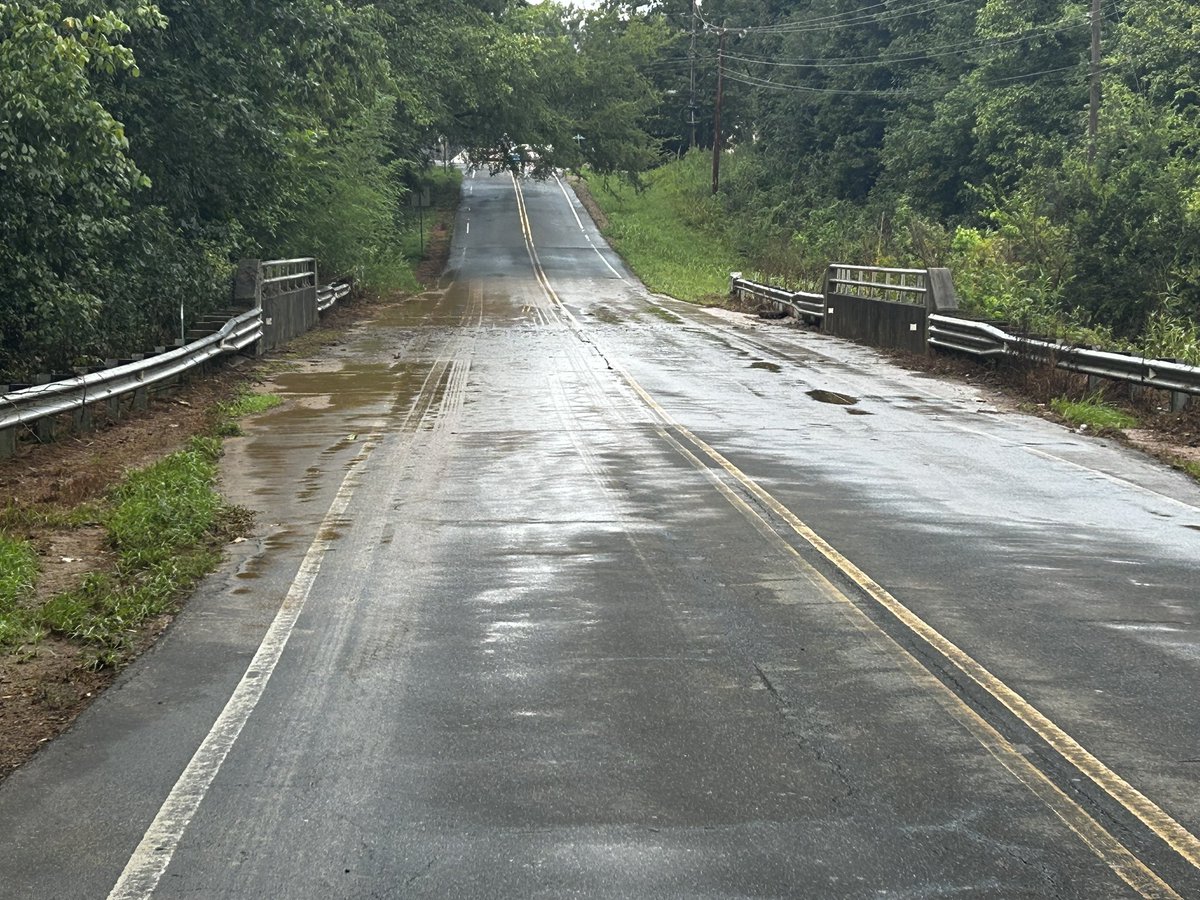 Huntersville_FD's tweet image. *McIllwaine Road Update* Roadway was still closed this morning. @NCDOT responded out to the bridge and just gave the all clear to reopen! #RoadOpen #Debby #CLTtraffic #OneTownOneTeam