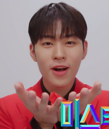 LK_pineapple's tweet photo. Shoheis fellow members from SMs Trot Idol Show:

Han Taei (1992) - Mr. Trot 2 participant
Jung Yoonjae (1993) - Actor, (Missing: The Other Side Season 2)
Im Chaepyeong (1997) - Mr. Trot 2 participant
Seo Woohyuk (1998) - Actor (The Glory)

#SHOHEI #쇼헤이 #SMROOKIES #SMNBG #SR22B https://t.co/eH8CfMUYWg