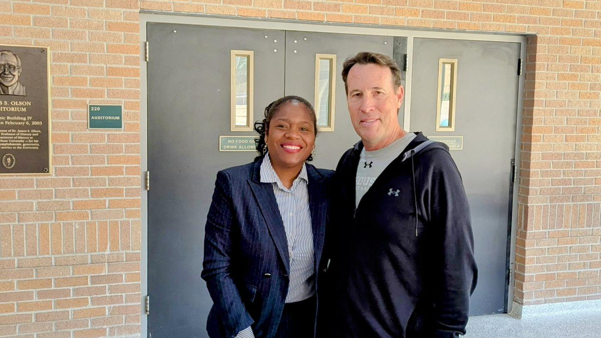 aneika's tweet image. It is always a joy to be invited to spend time with SHSU&apos;s dynamic football team. We had a great time discussing teams, leaders, and healthy accountability. The leadership and team&apos;s enthusiasm and dedication are inspiring! #shsu #CollegeFootball