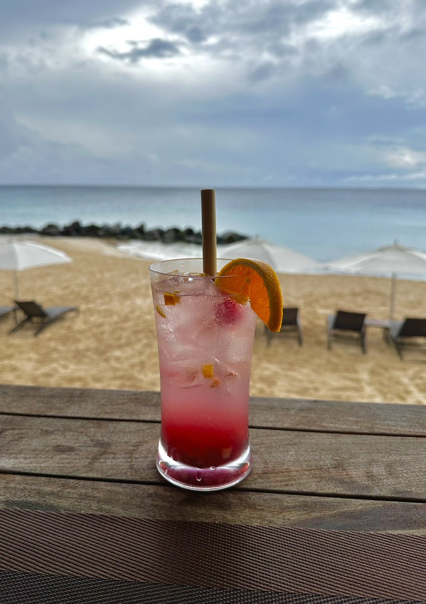 wessnapalm's tweet photo. Lunch at The Half Shell in Anguilla ๐ฆ๐ฎ.
.
#WolfingWithWes #Lunch #Tacos #Skewers #TheHalfShell #TheHalfShellAnguilla #Anguilla #FishTacos #FourSeasonsAnguilla #FourSeasons #QuipNCap #Food #SweetPotatoFries #๐ฆ๐ฎ #Rice #Salad #Cocktails https://t.co/Rgyq8JzUxv