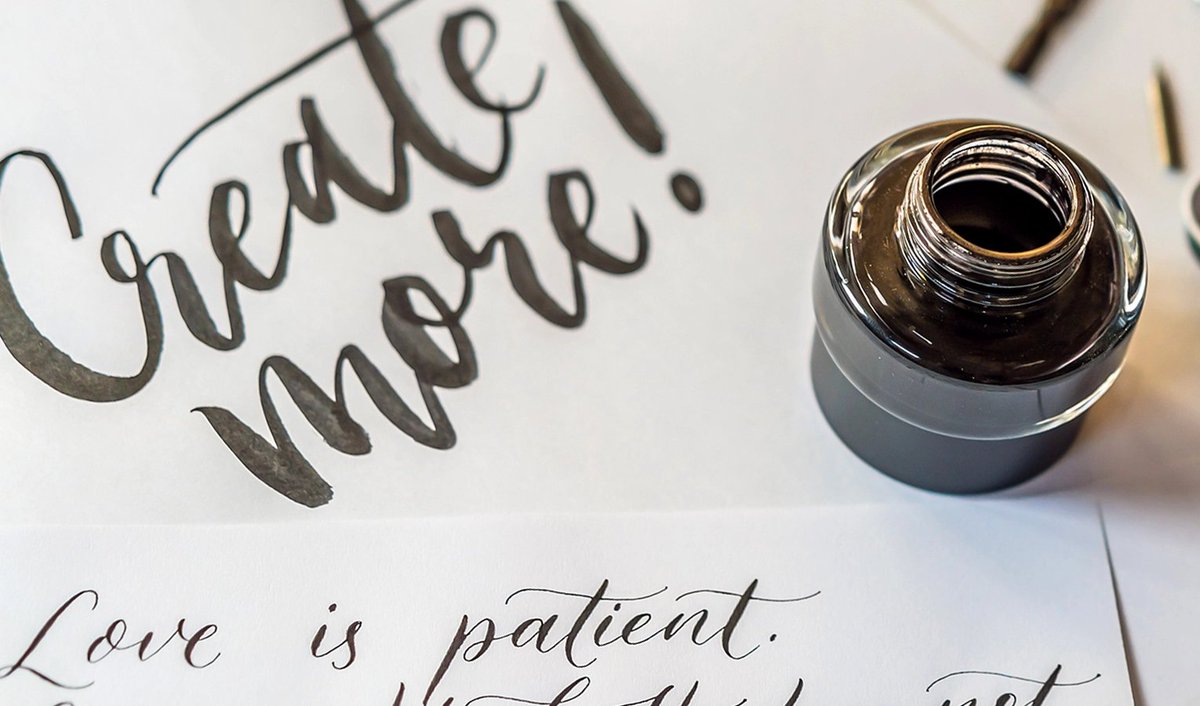 AMDesignWorks's tweet image. What Is the Difference Between Cursive, Script, Italic, and Oblique? #Design #Typography #DesignBasics #Tips #DesignTips  creativemarket.com/blog/differenc…
