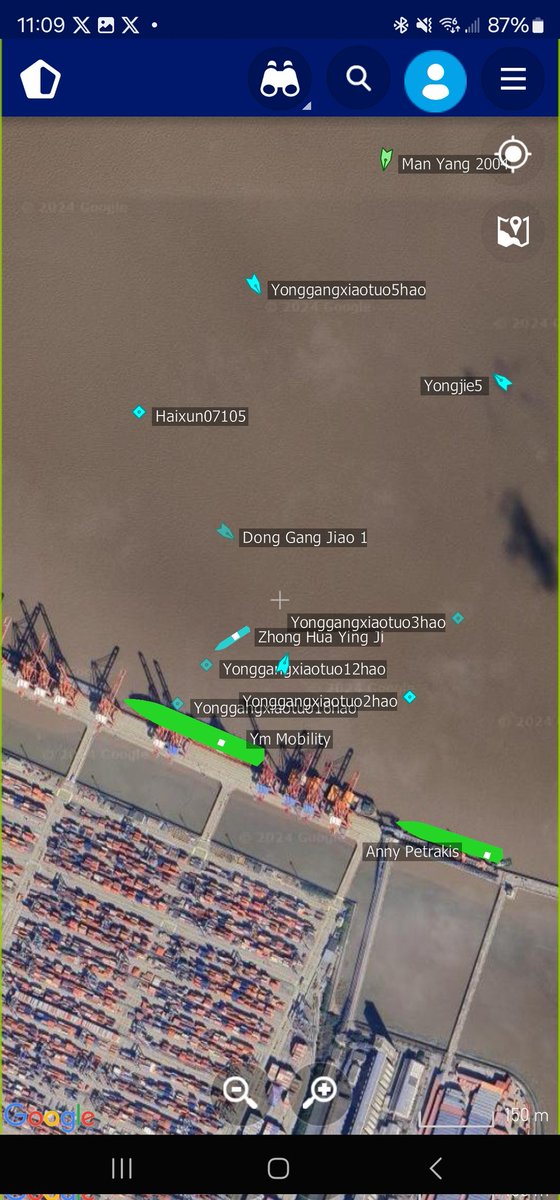 mercoglianos's tweet photo. Containership #YMMobility was operating from East Asia to the Persian Gulf - Yang Ming's CGX route.
There is a fleet of tugs on scene with containership YM Warmth forward and bulk carrier Anny Petrakis aft. https://t.co/1EDP3CuiDA