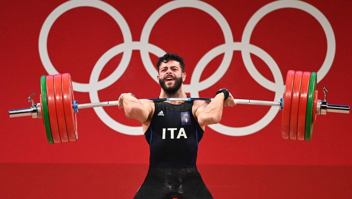matmosciatti11's tweet photo. Nino is back! Dopo il bronzo negli 81 kg a Tokyo, #Pizzolato conquista il bronzo anche negli 89 kg di Parigi! Eroico! 🥉 #Paris2024 #pesi https://t.co/t8u3XsrlO3