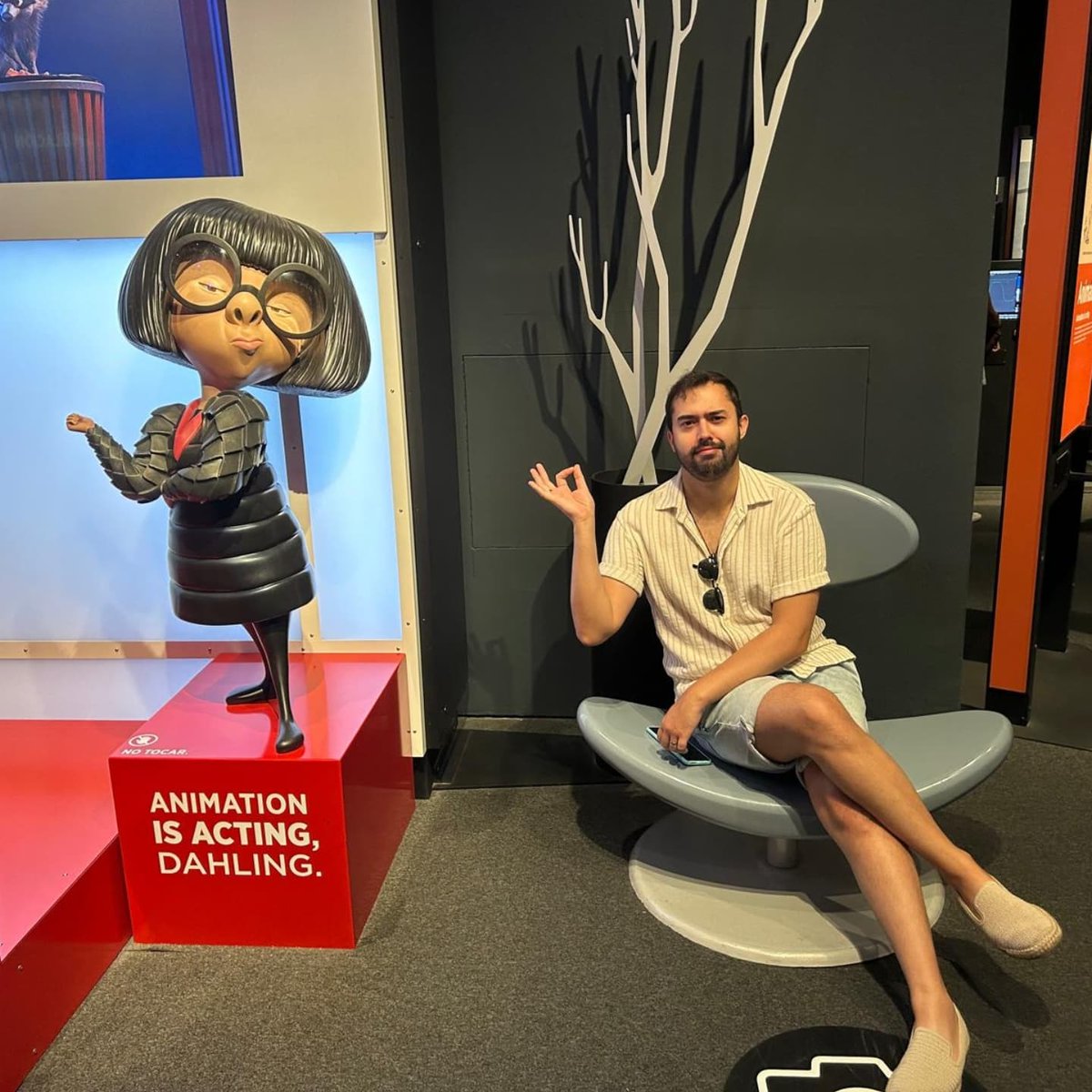 tykismikkis's tweet photo. Cómo me gusta cuando arte y ciencia van de la mano 🚀🧌🦸🏻‍♂️🐠🎸  #ScienceOfPixar https://t.co/zVDQY9kJuX
