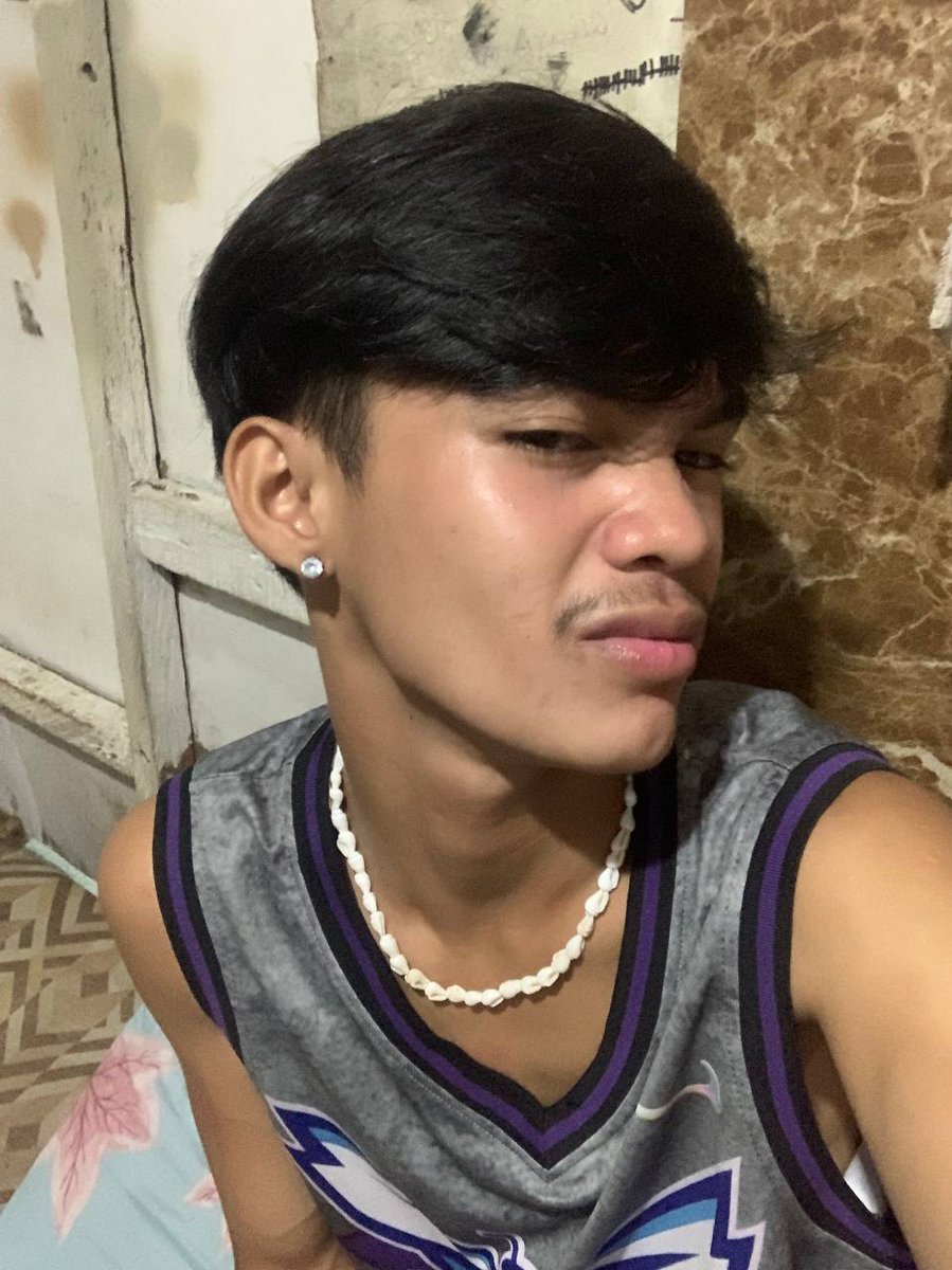 Cutiedakss's tweet photo. Kiss kita 🫣💜. https://t.co/ZmArDW1icO