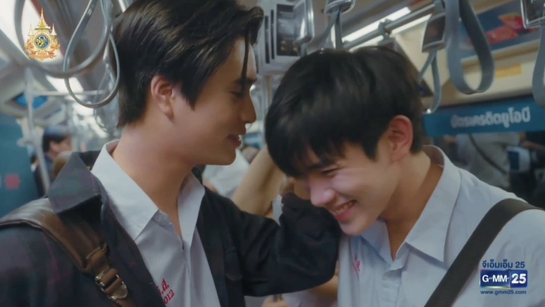 nox2perrr's tweet photo. เบื้องหลังฉากจับมือบน mrt :

เจม : อิมโพรไวส์ๆ

เอาจริงดิㅠㅠㅠㅠ ซีนนี้น่ารักมากเลยนะ เจมโฟ้ดอิมโพรไวส์ฉากดีๆอีกแล้วอะㅠㅠㅠㅠㅠㅠㅠ

#MyLoveMixUpTHep10 https://t.co/v0eS7LS5E0