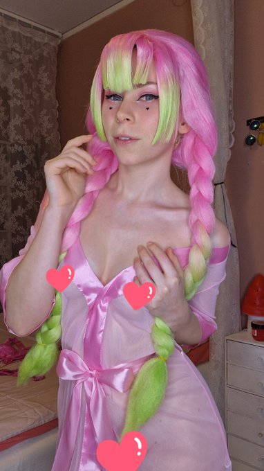 I dont think this outfit actually covers anything🫣 Go to onlyfans if you really wanna see how little<a href="/tag/2bcosplay"class="tags"><span>#2bcosplay</span></a><a href="/tag/uwowocosplay"class="tags"><span>#uwowocosplay</span></a><a href="/tag/n%C3%A4rcon"class="tags"><span>#n&auml;rcon</span></a><a href="/tag/n%C3%A4rconsomma"class="tags"><span>#n&auml;rconsomma</span></a>