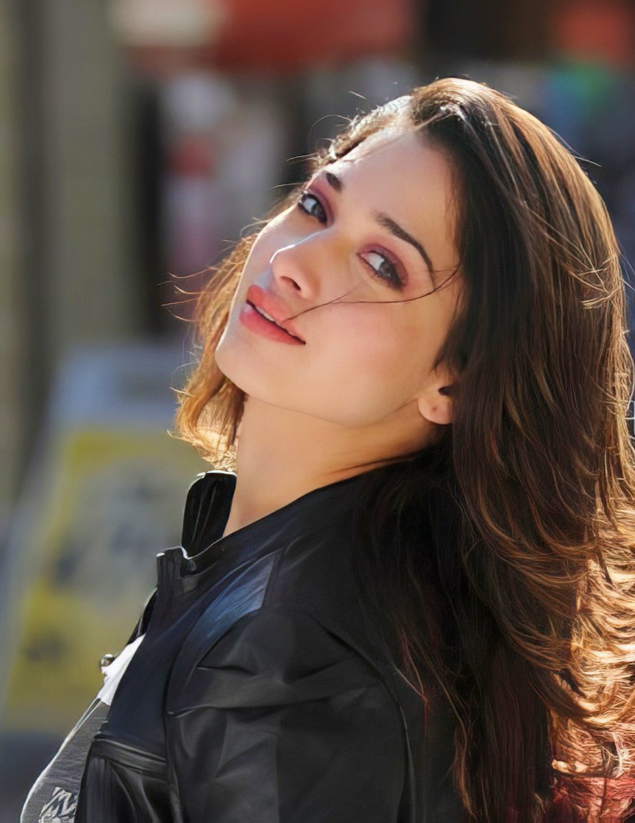 sjskdkdkksj's tweet photo. Admirable, adorable, alluring, angelic, appealing, beauteous, bewitching, captivating, charming, classy, comely, cute, dazzling, delicate, delightful, divine, etc etc…
She's everything ❤😍 
#TamannaahBhatia #Tamannaah #GoddessOnEarth #ForeverLove
@tamannaahspeaks https://t.co/IVC0igwO8n