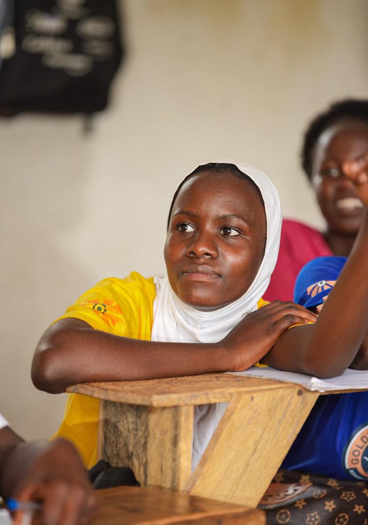 reachahand's tweet photo. "I'm going to teach you about 4 life skills that are going to change your life from today onwards;
1.Self empathy 
2.Problem solving skills  
3.Decision making skills
4.Skills of living with others"

~ Edgar, a Peer Educator at @reachahand in S.4 class at @GoldenHighSch.

We believe the S.4 students have been empowered with the necessary skills to live peacefully amongst themselves. #ImaraGirlsFestival24 #ImagineImaraWithUs #GYMO24