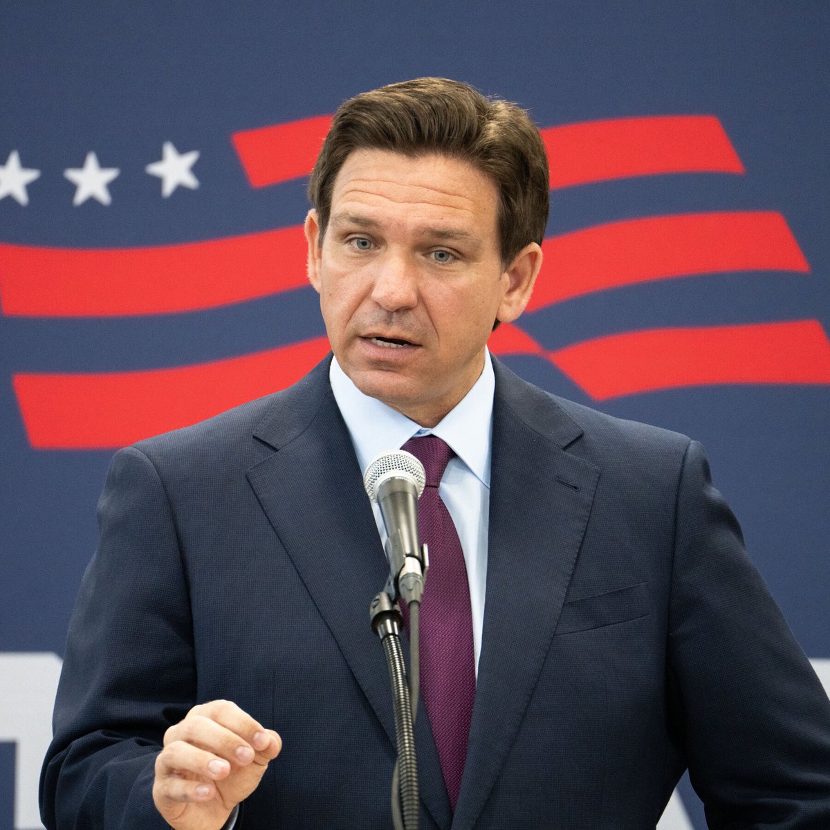 🚨Florida Governor Ron DeSantis says voters must show ID in order to vote in the election

Do you agree?
Yes or No