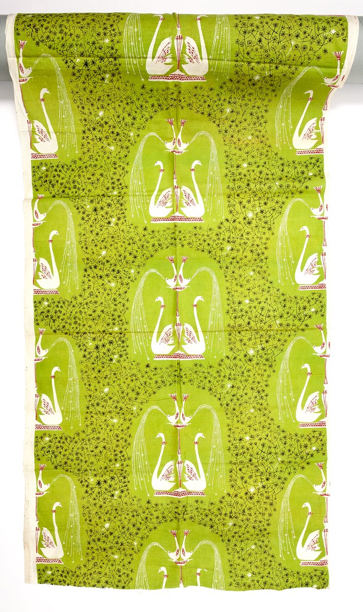 GSAArchives's tweet photo. It's #BratSummer and suddenly we're seeing brat green everywhere we look! Even in our collections 👀💚
But what colour is it exactly? Lime? Slime? Chartreuse? https://t.co/l8ctoSJAP2