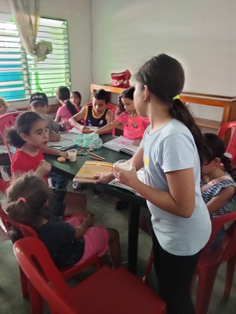 zmllosrastrojos's tweet photo. #Jueves 4pm a 5pm Estudio Biblico para niños y niñas en la Zona Misionera Local Los Rastrojos para la gloria de Dios. @zmllosrastrojos @ligabiblicavzla @CircuitoCFC https://t.co/E0eOuNkh2s