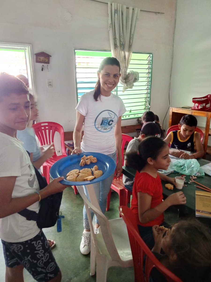 zmllosrastrojos's tweet photo. #Jueves 4pm a 5pm Estudio Biblico para niños y niñas en la Zona Misionera Local Los Rastrojos para la gloria de Dios. @zmllosrastrojos @ligabiblicavzla @CircuitoCFC https://t.co/E0eOuNkh2s