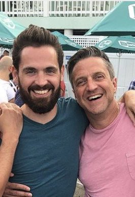 AlliCat028's tweet photo. <-- THIS IS A BILL CURRAN STAN ACCOUNT. 🫶🏻 #HappyFriday and random Bill appreciation post. #RaúlEsparza #BillCurran https://t.co/QGxOvg9dGh