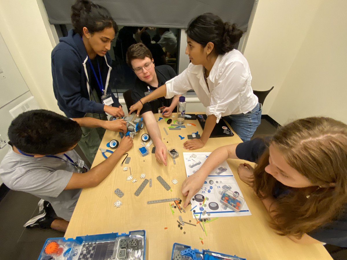 Blue Horizons tweet media