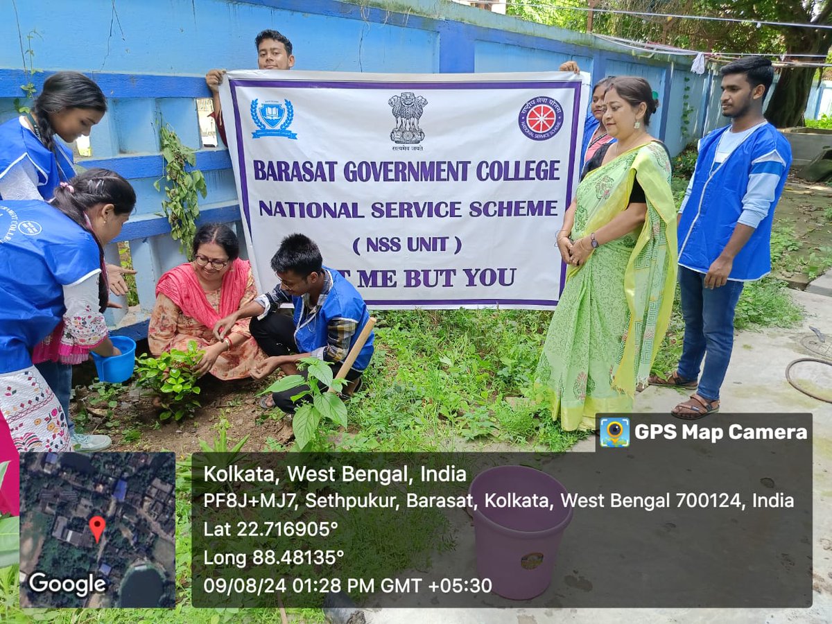 nssbgc_unit's tweet photo. NSS Unit of #Barasat Govt. College organized #Tree Plantation Programme in the college premises on 09.08.2024.

Programme Officer, 7 teachers and 24 volunteers were present in this programme.

@rdnss_kolkata 
@_NSSIndia 
@YASMinistry

#EkPedMaaKeNaam https://t.co/H6fcqw6QdP